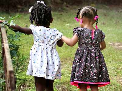 ¡Descubre las marcas de ropa para niña a la moda!
