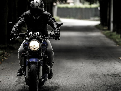 ¿Por qué es importante buscar marcas de ropa de motos fiables?